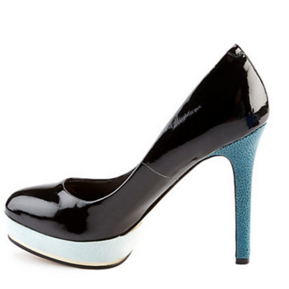 Vince Camuto DACOMA BK Pat. Lthr & Suede Size 9.5M - Picture 2 of 6